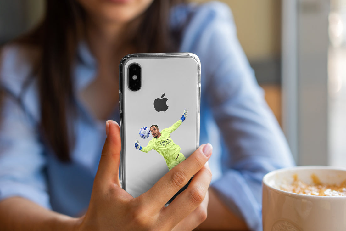 On t'aide à choisir une coque iPhone 11 pour un supporter de l'AC Milan